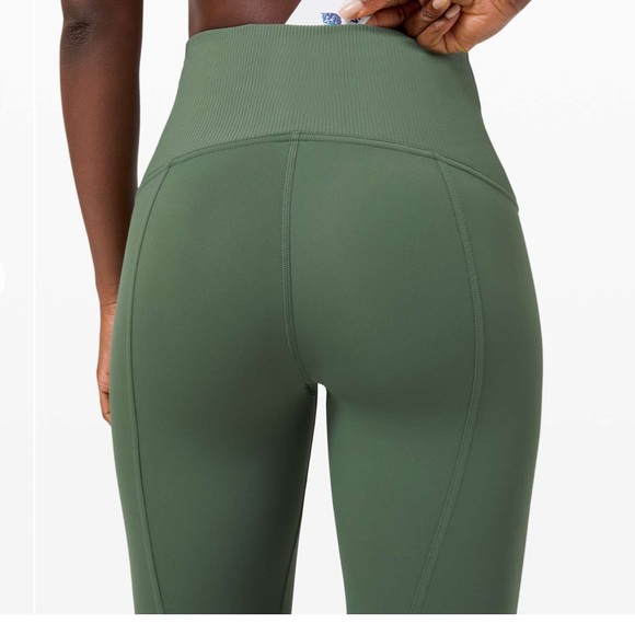 *SOLD* LULULEMON BRAND NEW crop legging - Picture 2 of 7